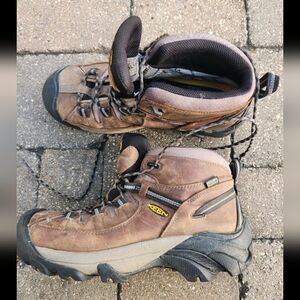 KEEN Targhee Hiking boots size 11 wide